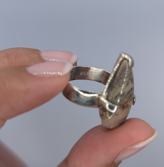 Size 6.5 silver and stone ring - Picture 5 of 7